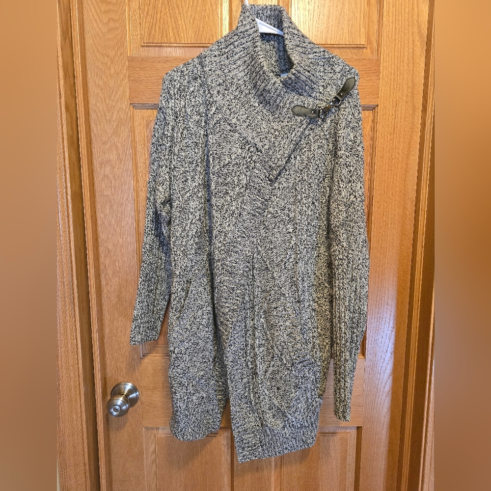 RD STYLE Women's Gray Sweater with Button Detail Cardigan